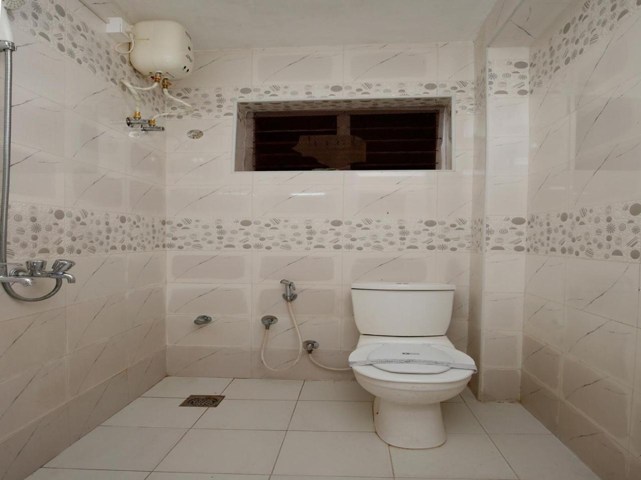 Oyo 9797 Hotel Vbee Plaza Thiruvananthapuram Exterior photo