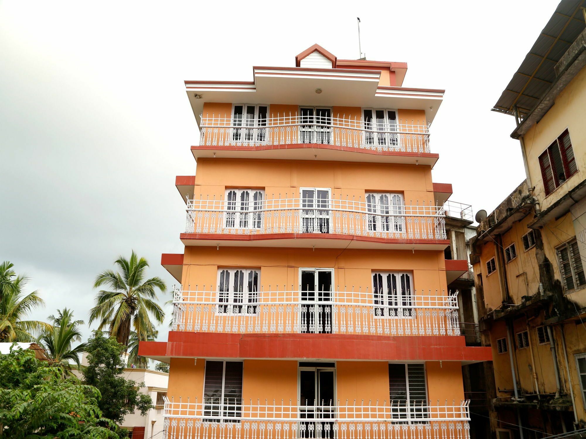 Oyo 9797 Hotel Vbee Plaza Thiruvananthapuram Exterior photo